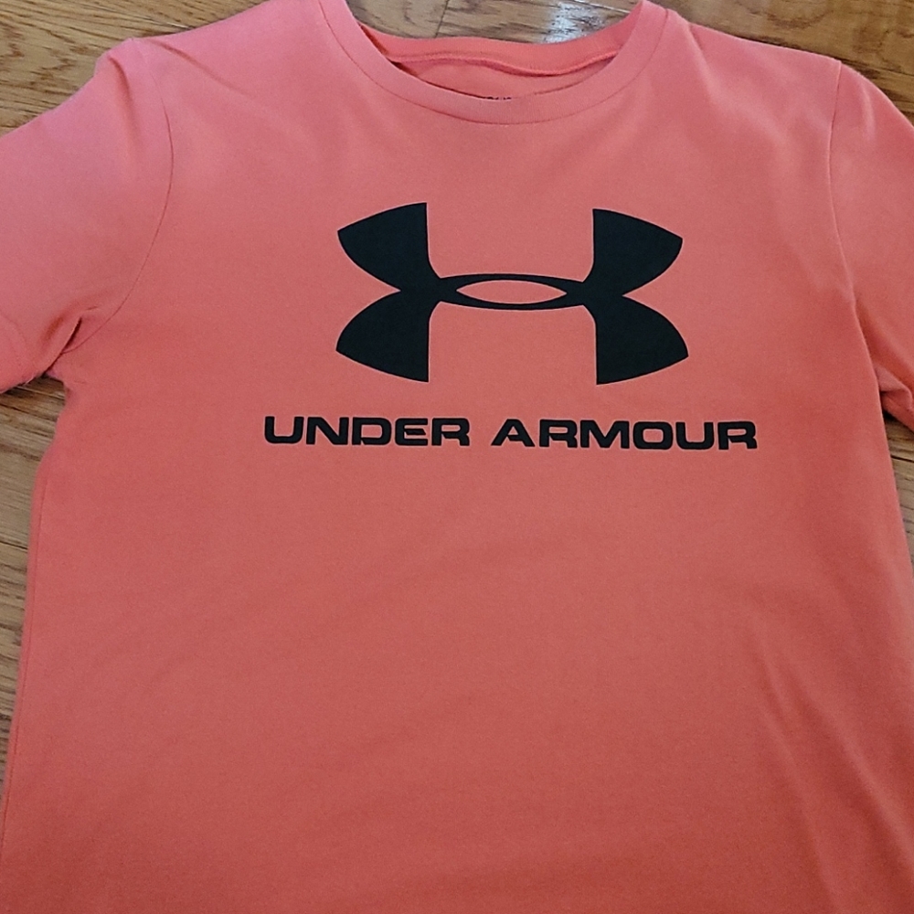 Under Armour 👕 - Picture 1 of 5